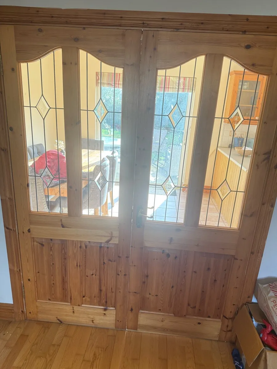 Internal doors, locks and handles - Image 3