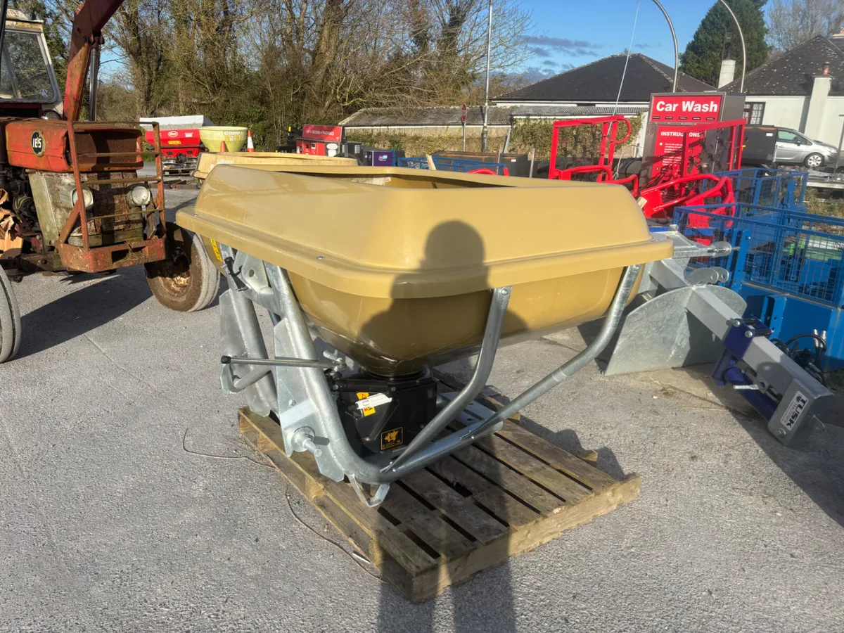 bmc wag tail fertiliser spreaders - Image 2