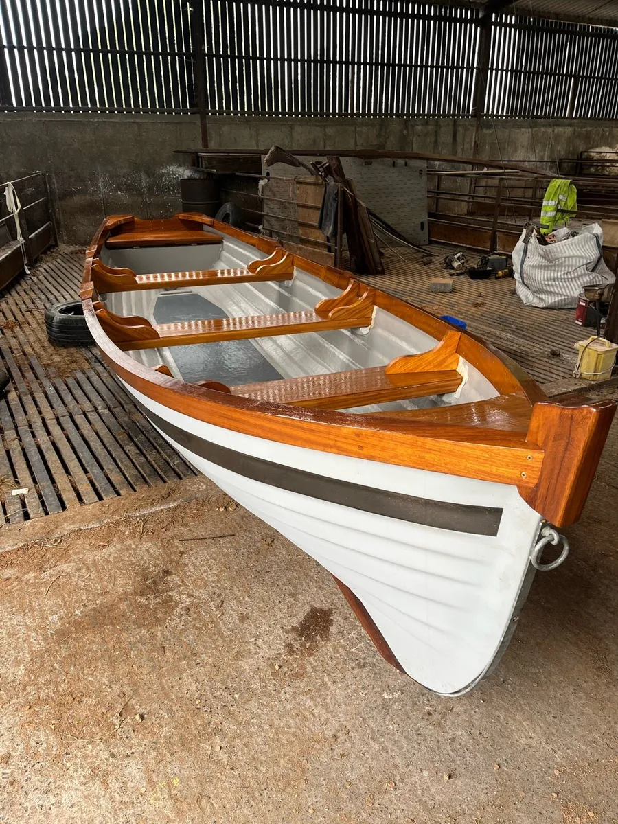 19 Burke boat - Image 1