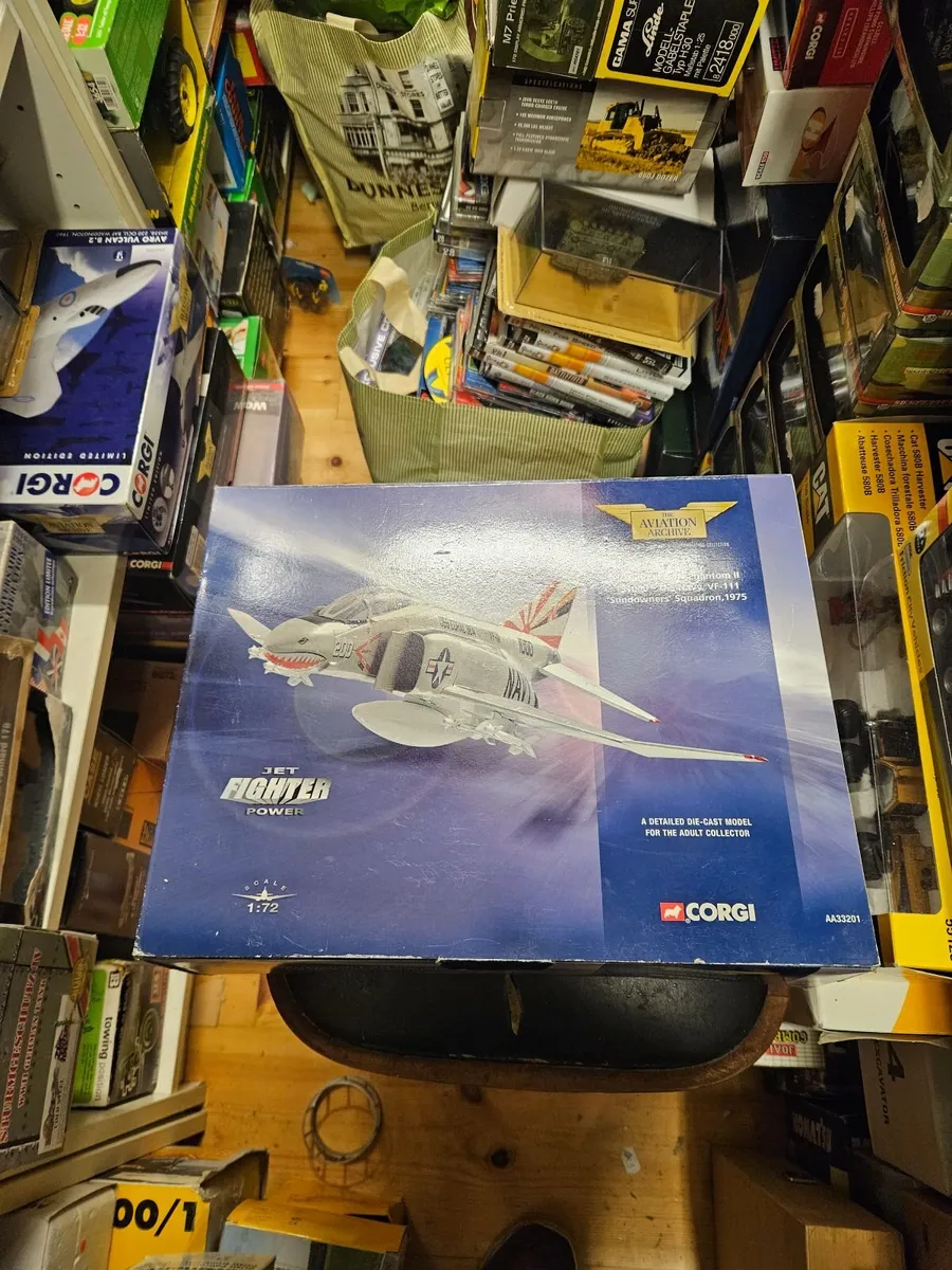 Corgi US Navy F4 Phantom - Image 1