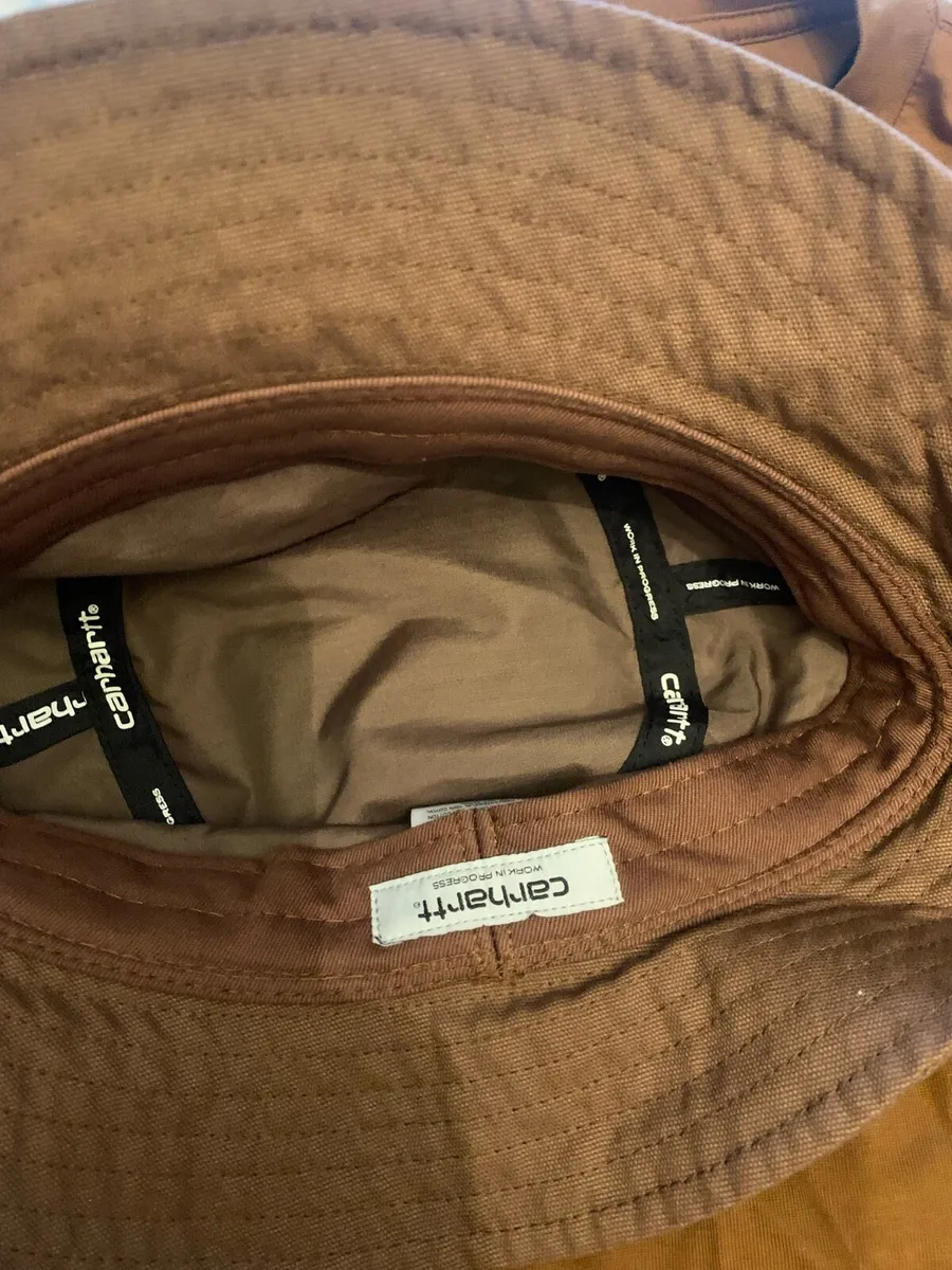 Carhartt t shirt and hat new xl - Image 3