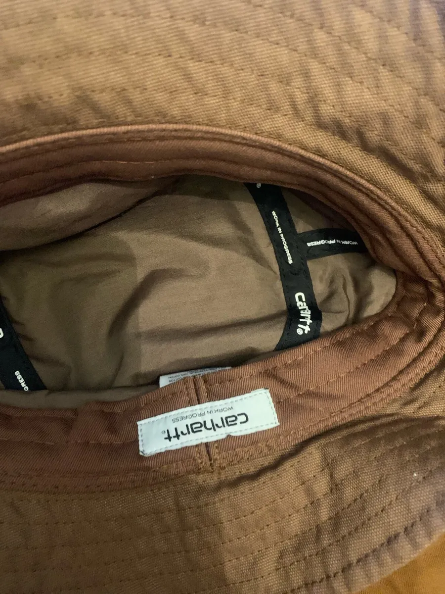 Carhartt t shirt and hat new xl - Image 4