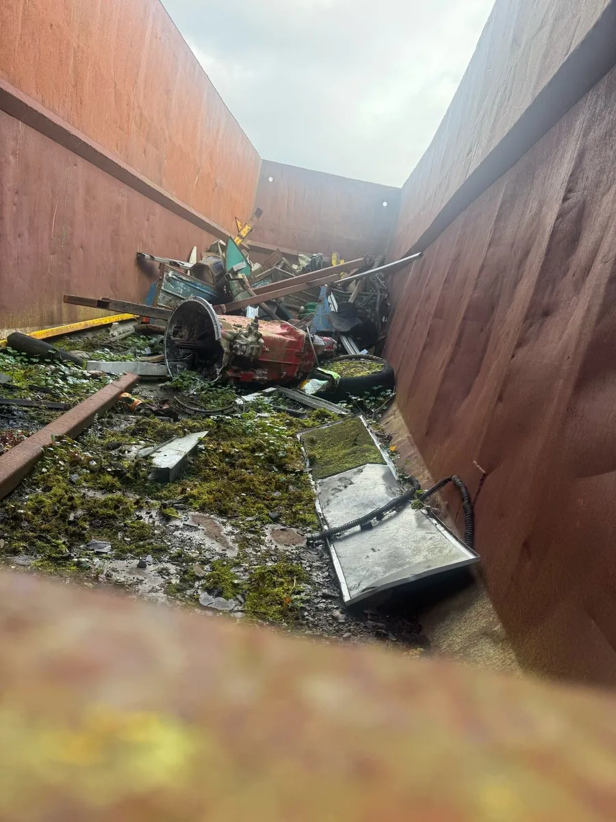 Scrap trailer 27ft long by 8ft wide - Image 3