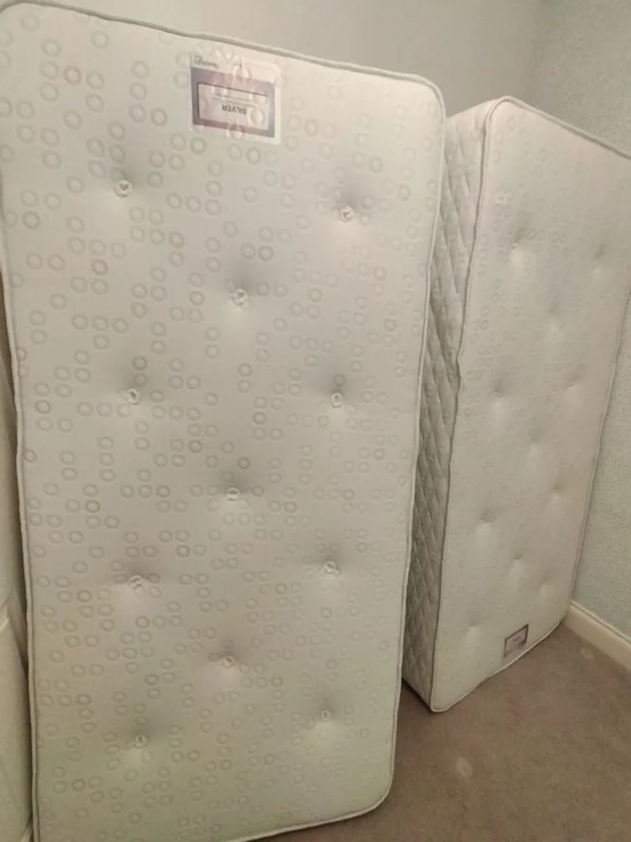 Mattress from Sleeptight beds immaculate condition - Image 4