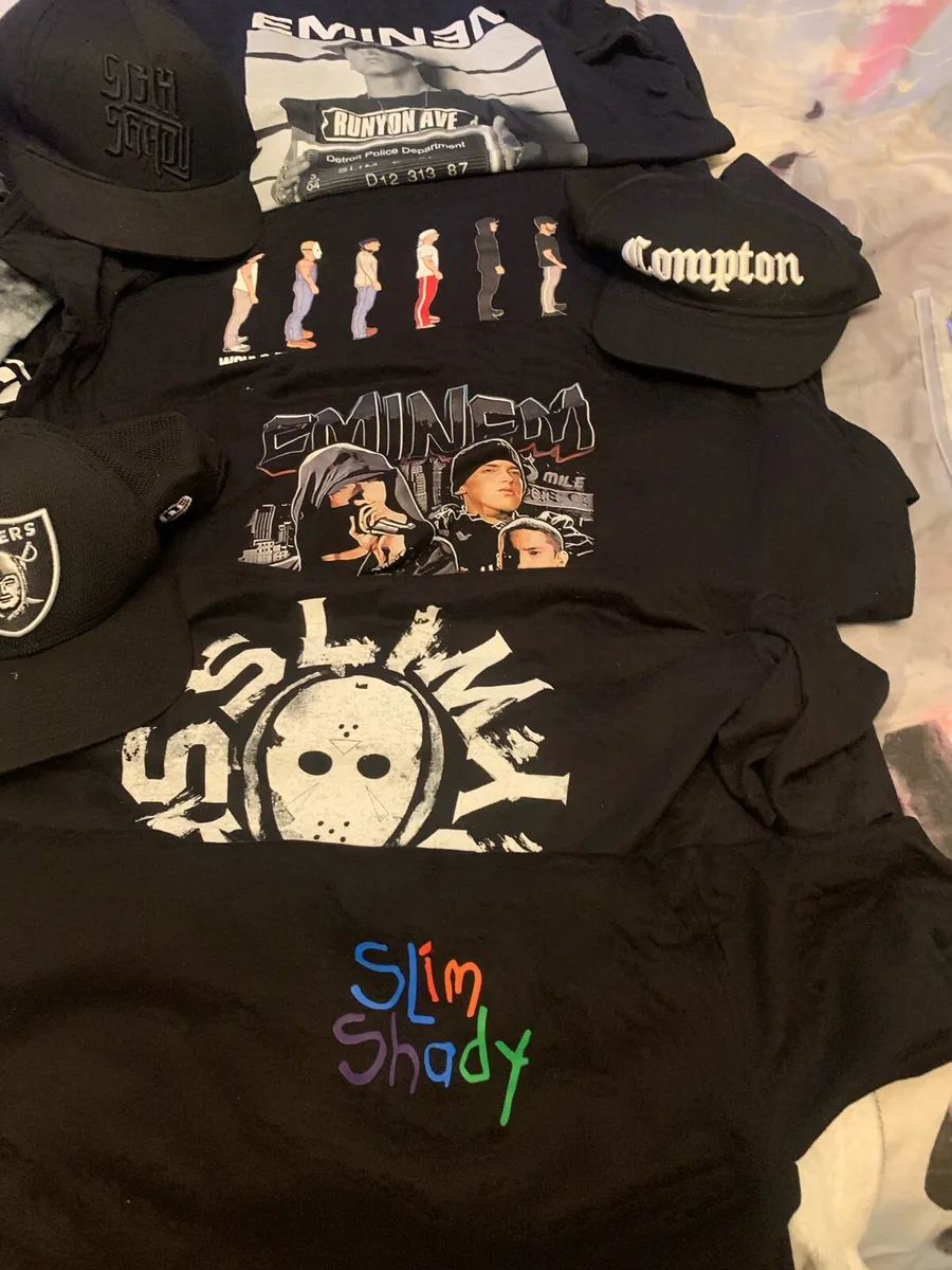 Eminem  t shirt lager and xl and hats - Image 1