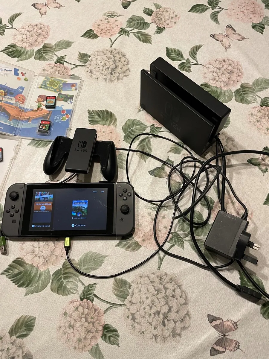 Nintendo Switch - Image 1