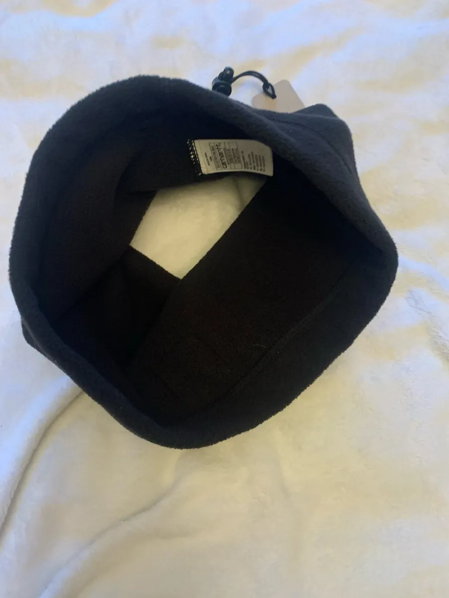 Carhartt neck warmer  new - Image 2