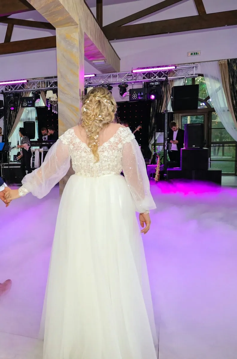 Wedding dress - Image 3