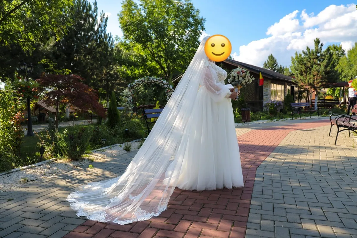 Wedding dress - Image 4