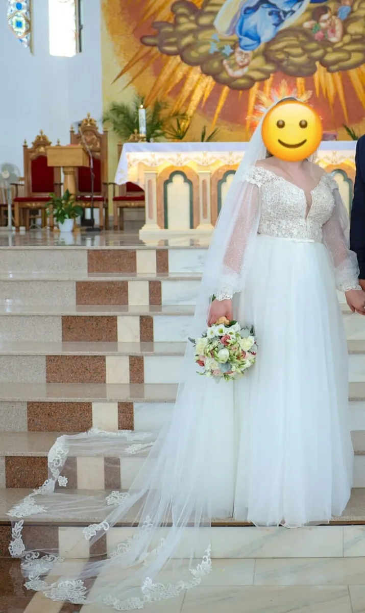 Wedding dress - Image 2