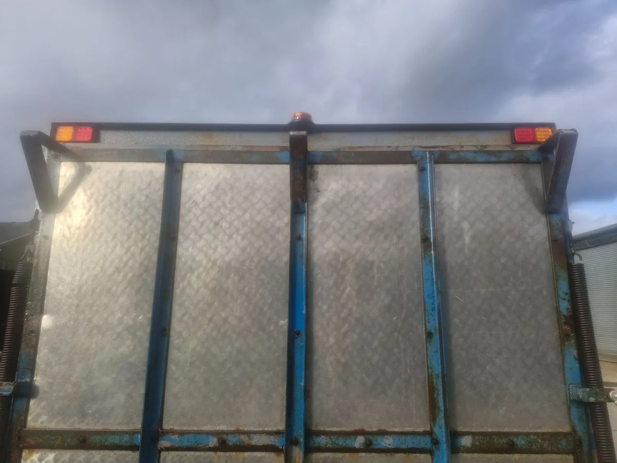 cattle trailer - Image 4