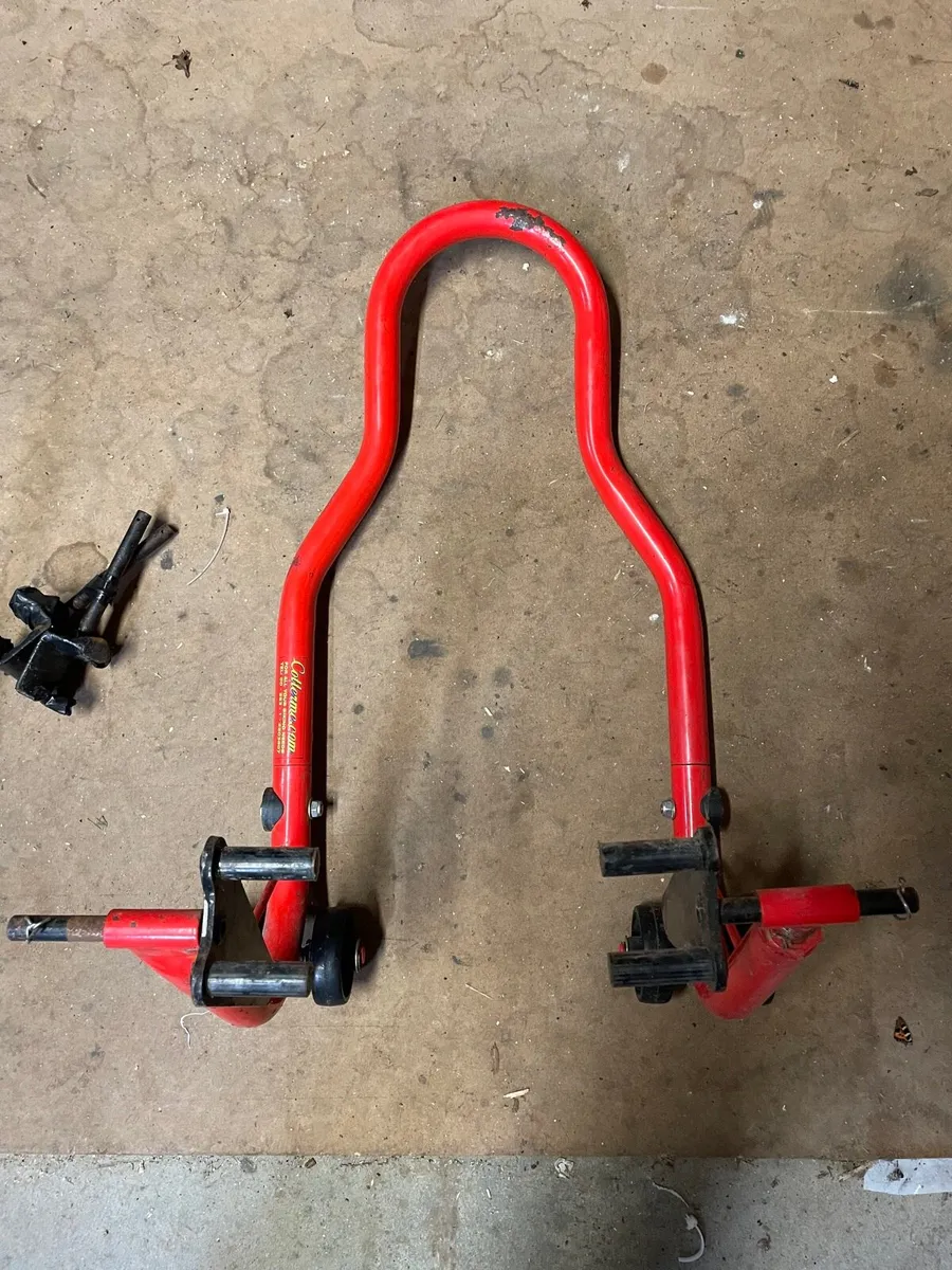 Paddock stands - Image 2