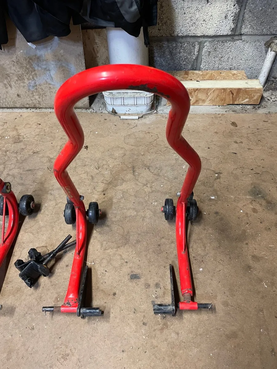 Paddock stands - Image 3