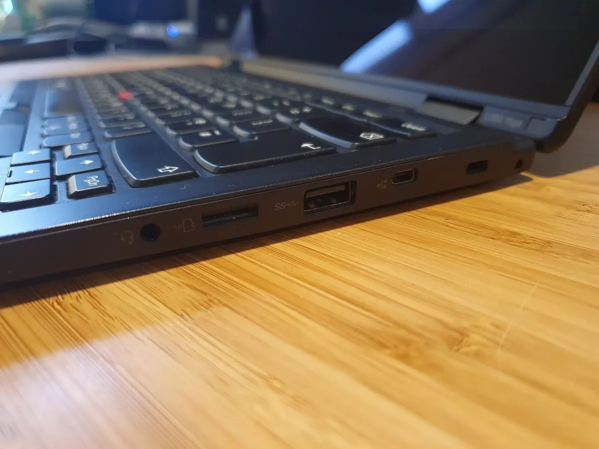 LAPTOP/TABLET Lenovo Yoga - Image 3