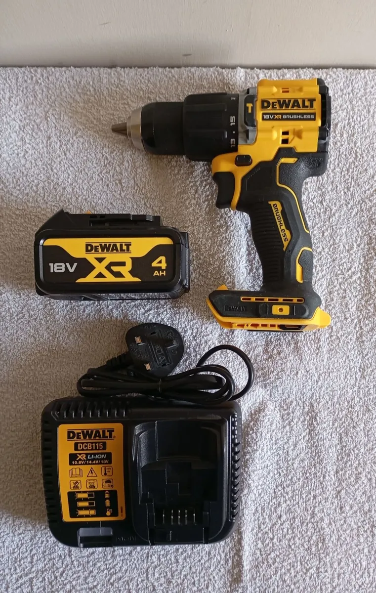 DeWalt dcd799 Drill - Image 1