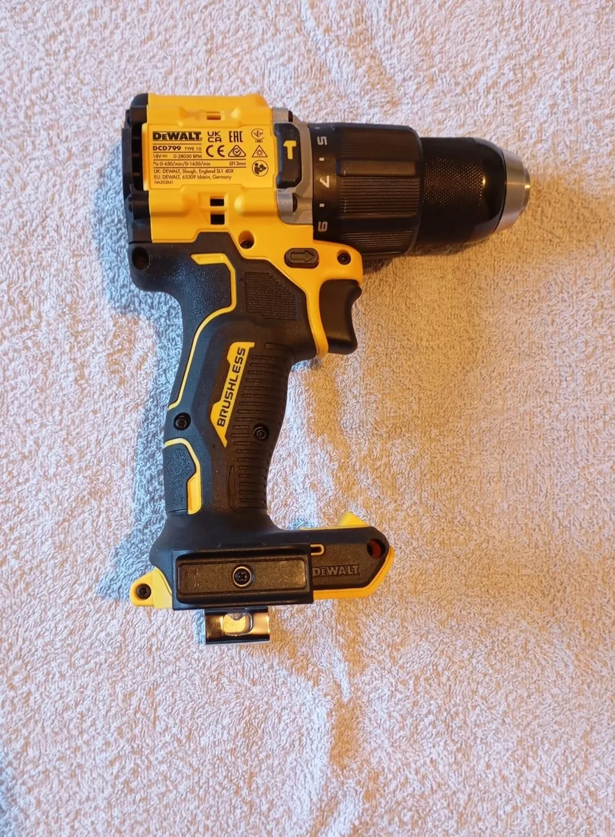 DeWalt dcd799 Drill - Image 3