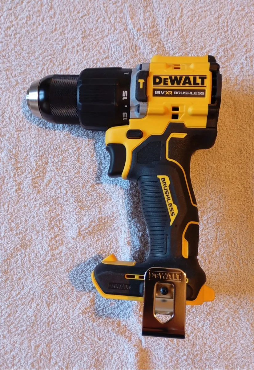 DeWalt dcd799 Drill - Image 2