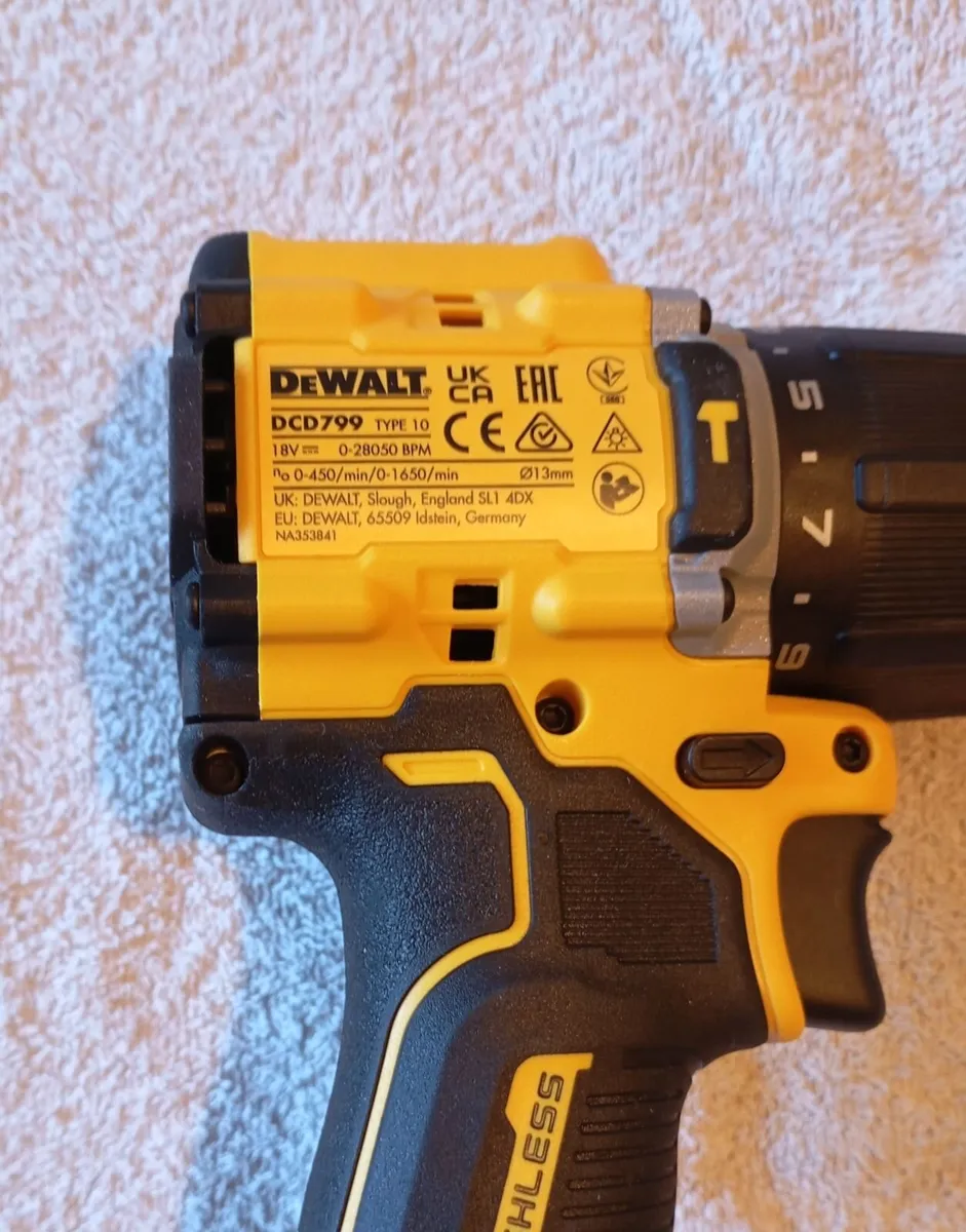 DeWalt dcd799 Drill - Image 4