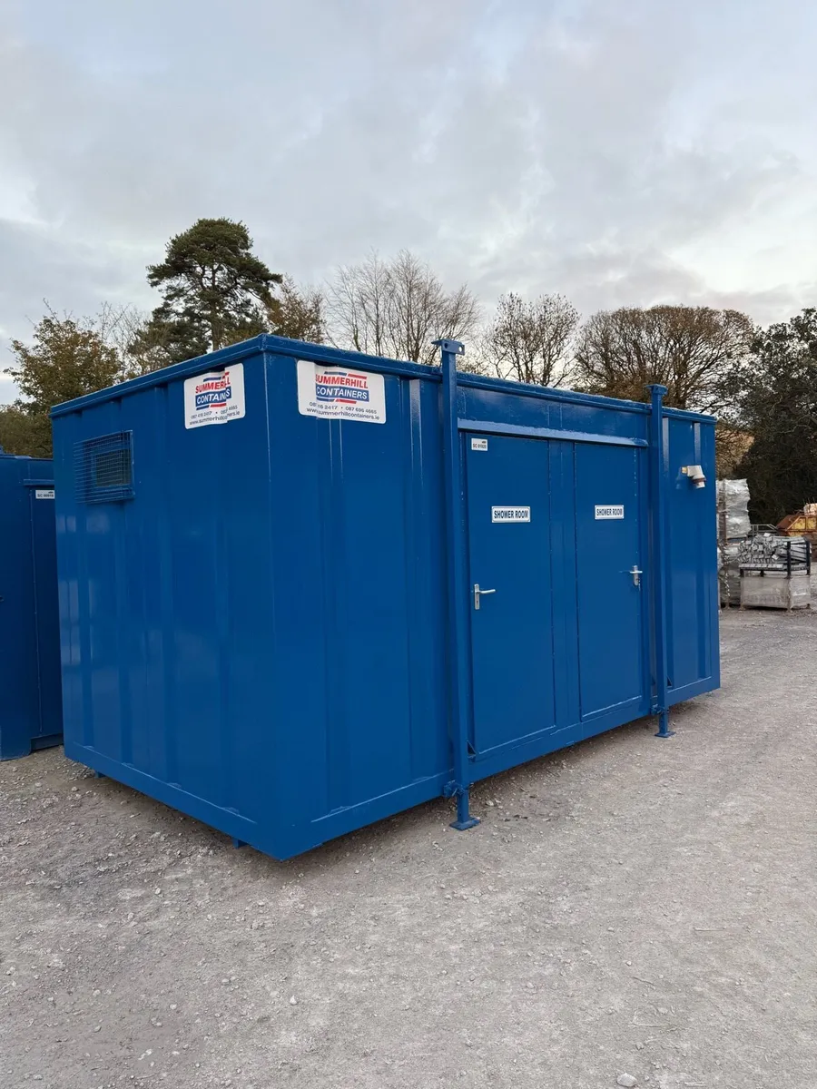 16ft x 10ft shower block - Image 1