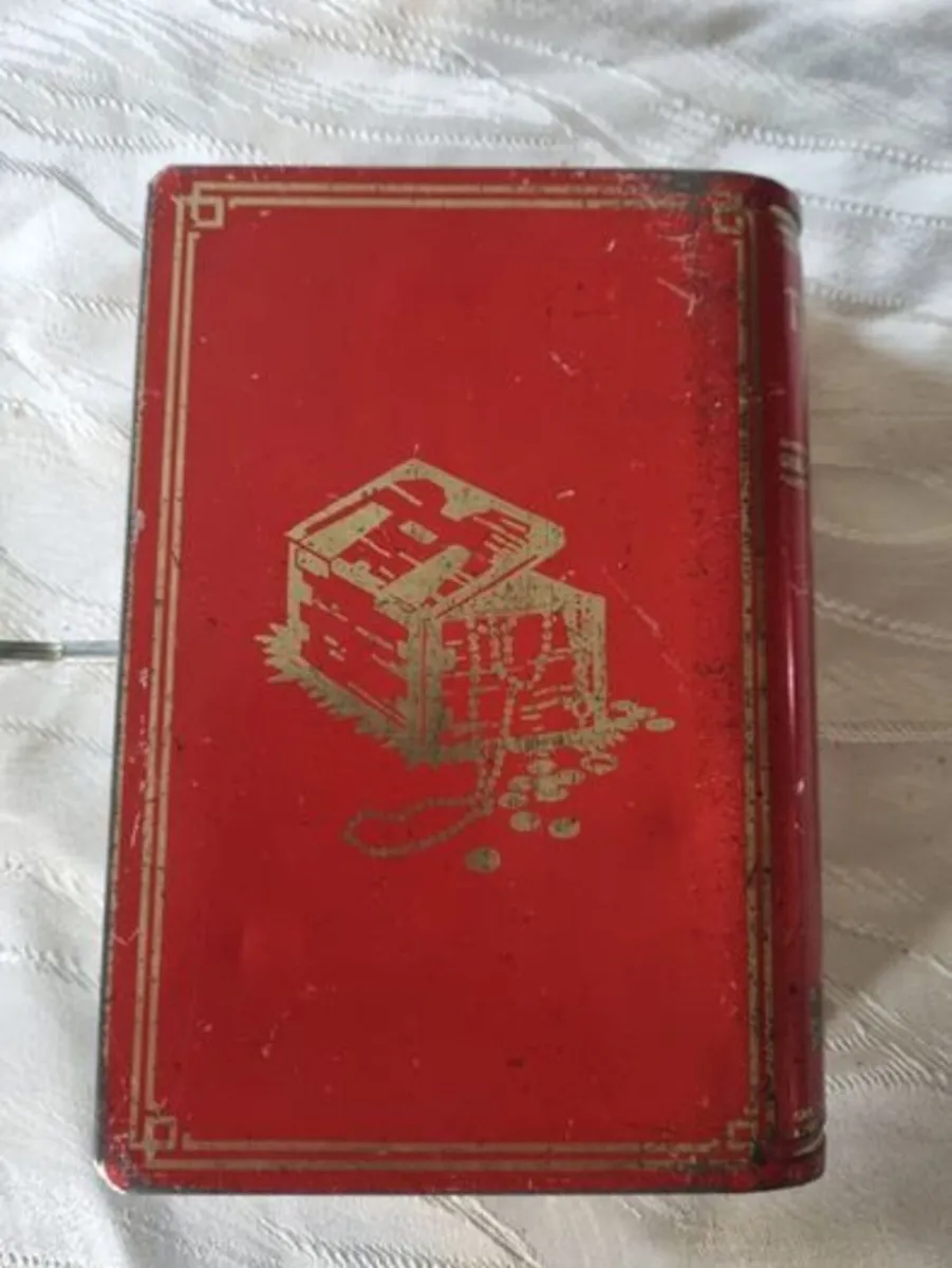 Treasure Island, tin money box - Image 3