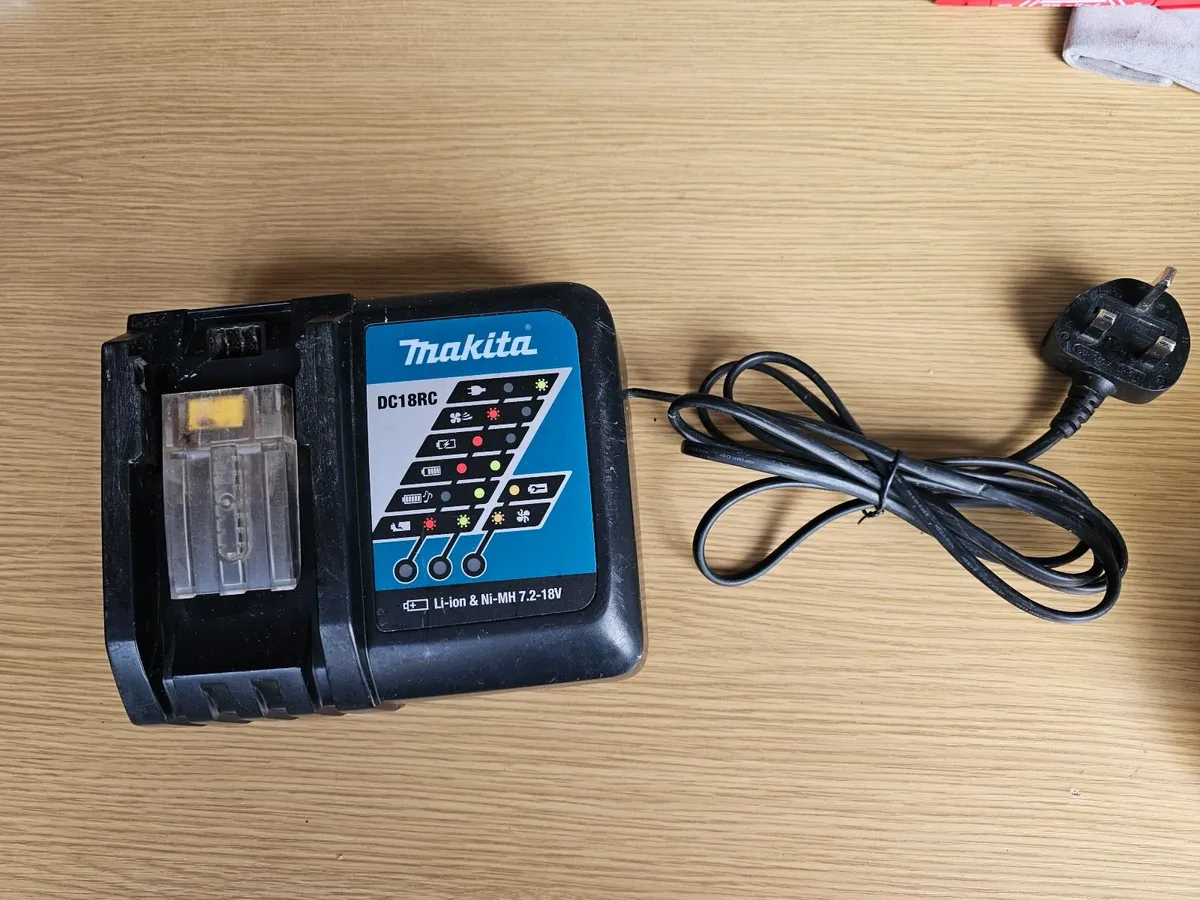 makita battery charger DC18RC T for 7.2v-18v batte - Image 2