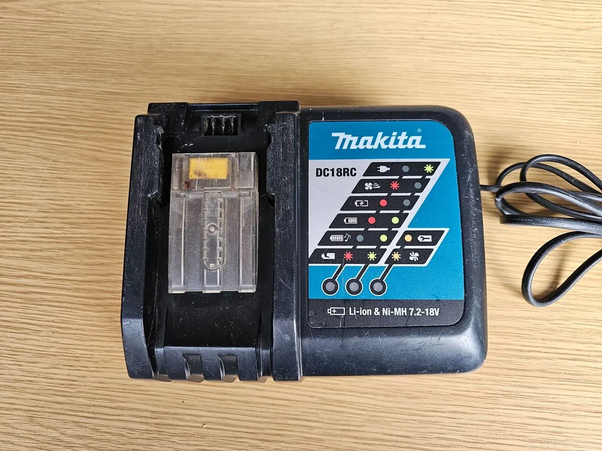 makita battery charger DC18RC T for 7.2v-18v batte - Image 1
