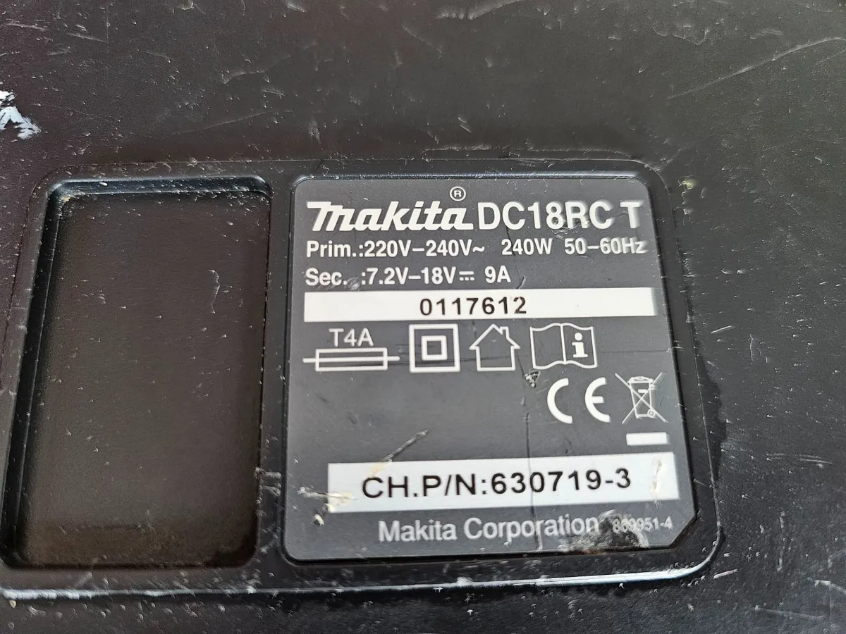 makita battery charger DC18RC T for 7.2v-18v batte - Image 4