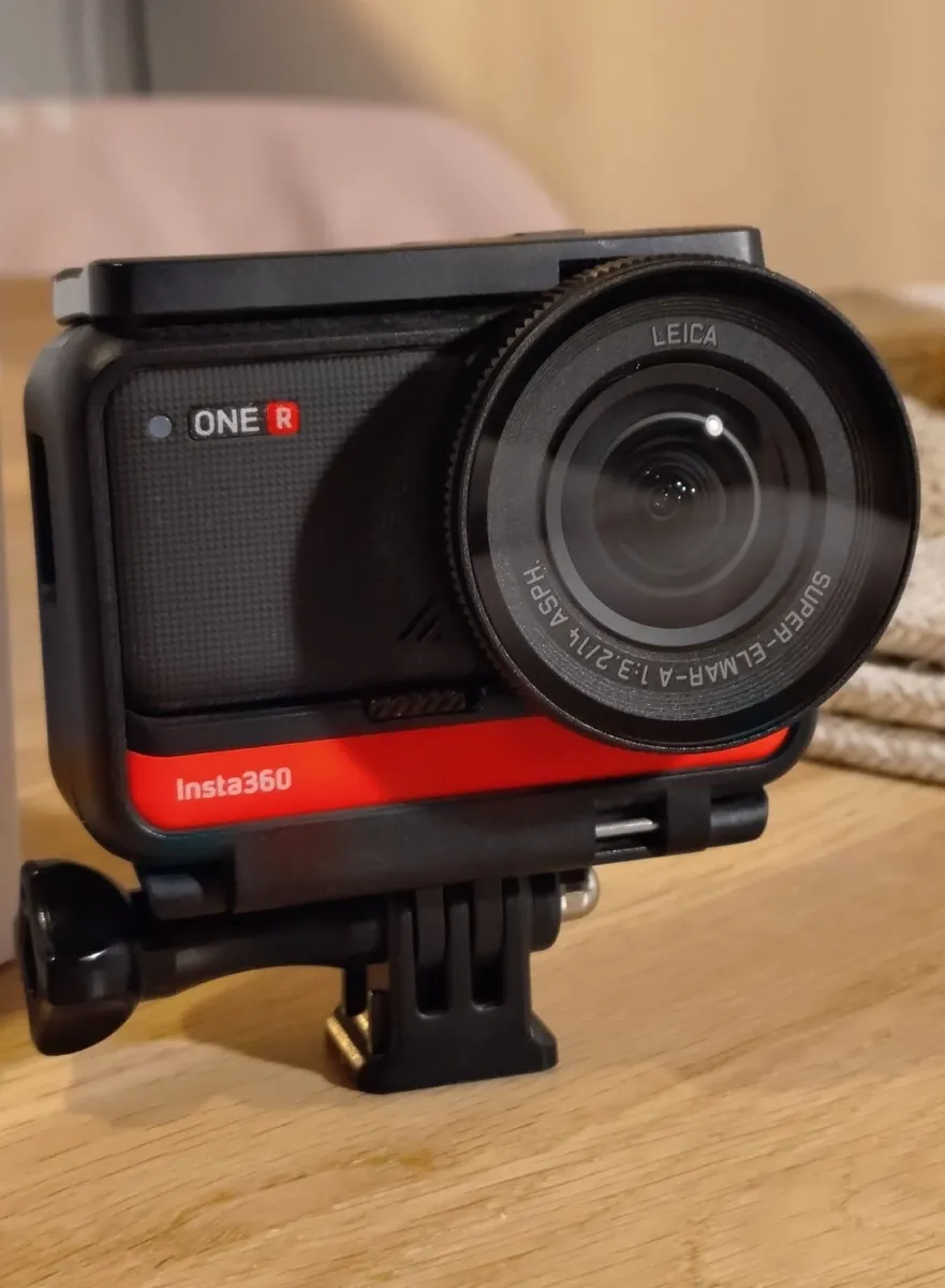 Insta360 ONE R 1-Inch Leica Lens Action Camera - Image 2
