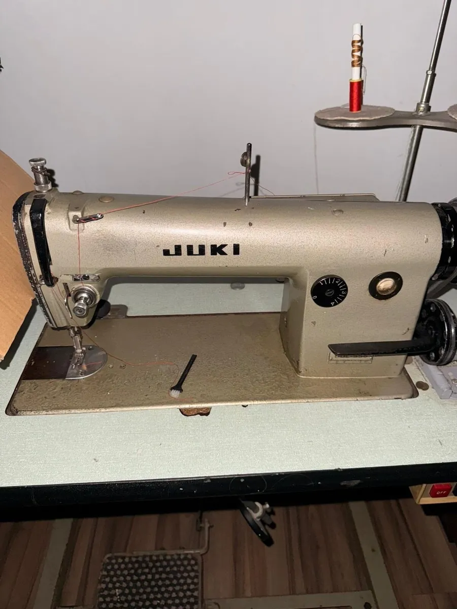 SEWING MACHINE JUKI DDL-555 - Image 1