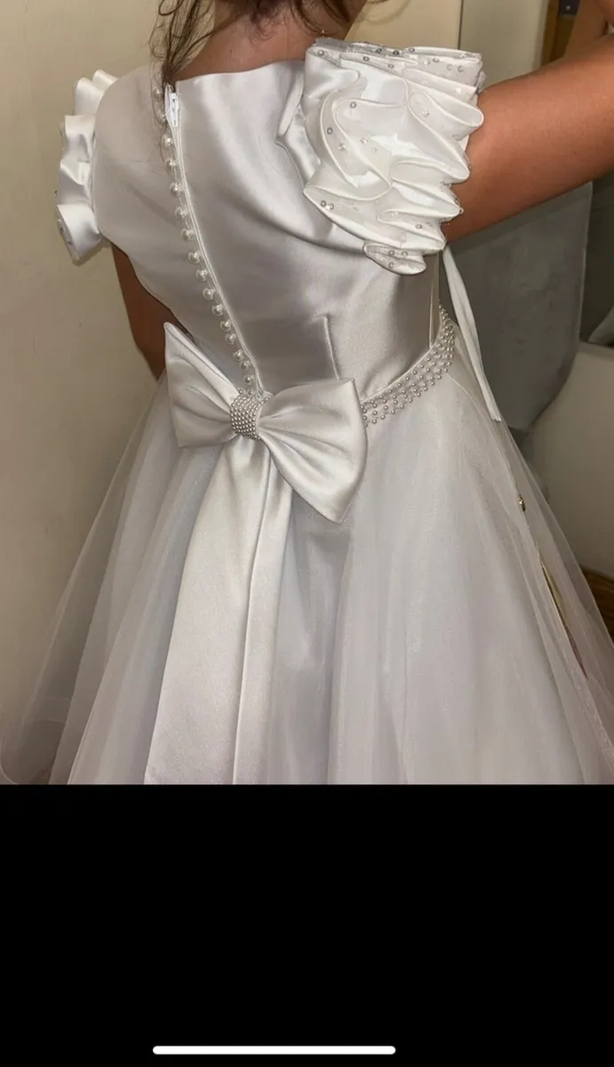 BRAND NEW COMMUNION DRESS - Image 3