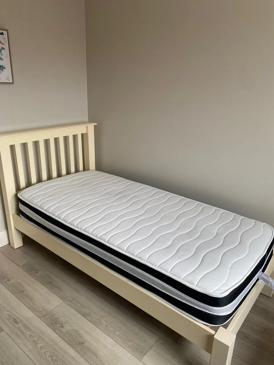 Single bed - Image 3