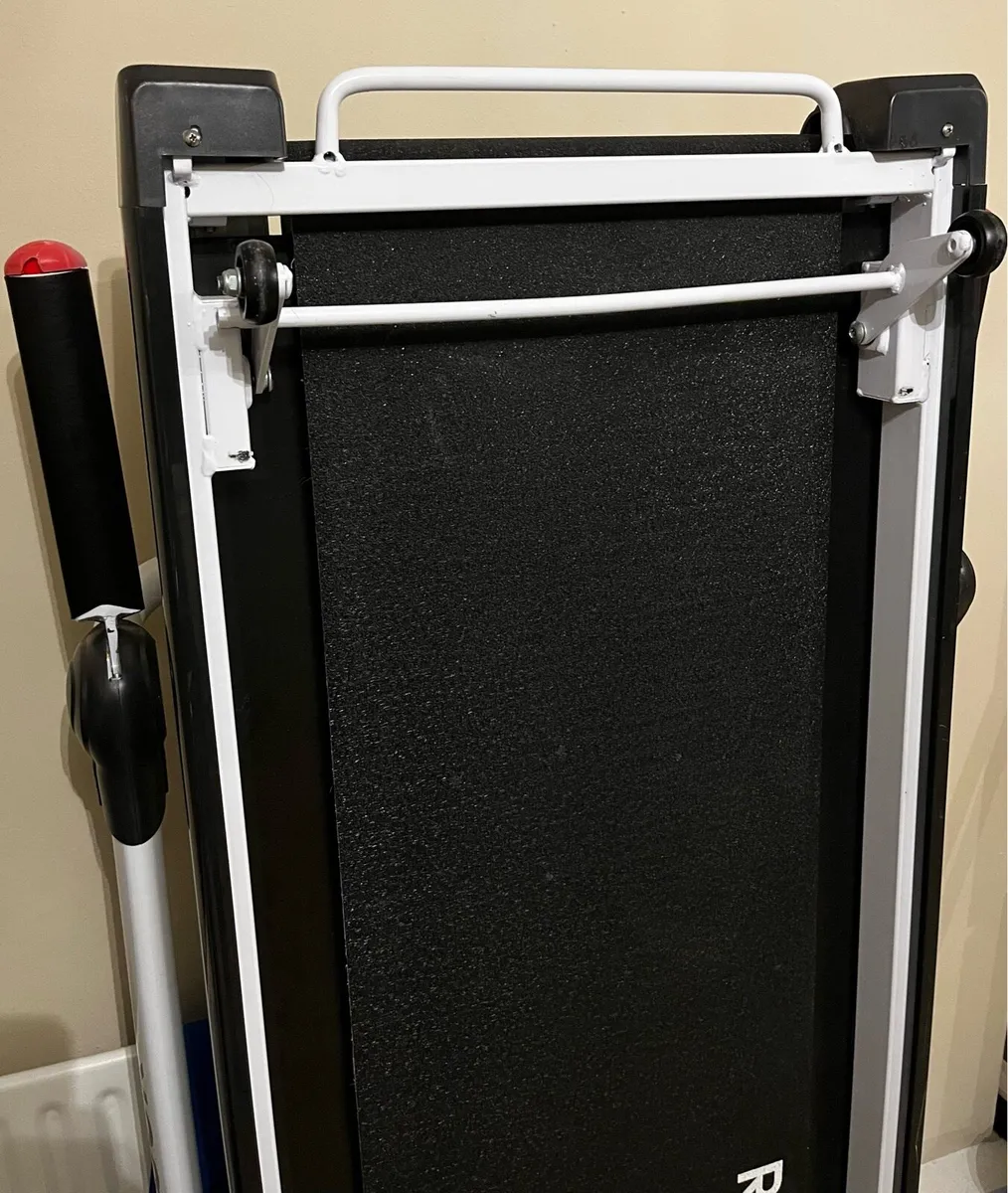 Reebok iRun foldable treadmill - Image 2