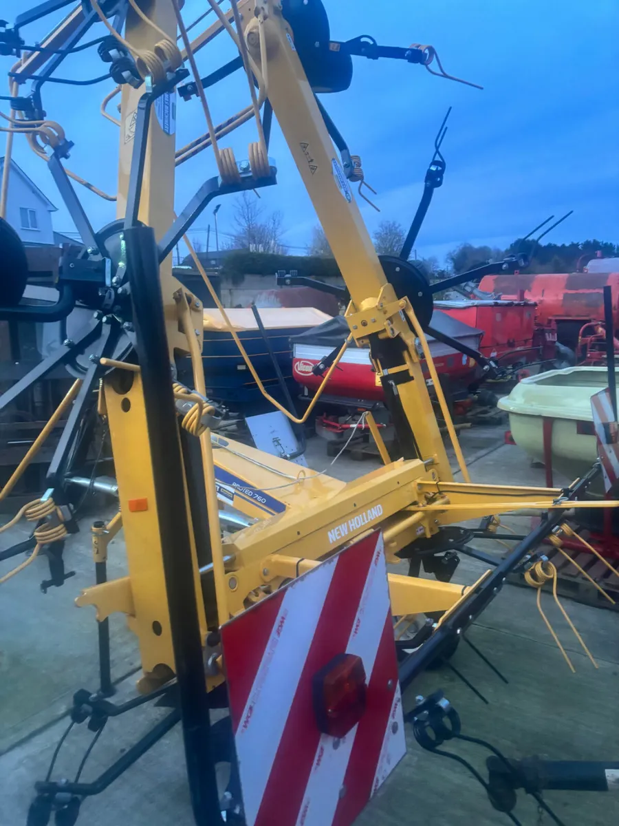 NEW HOLLAND PROTED 760 TEDDER - Image 2