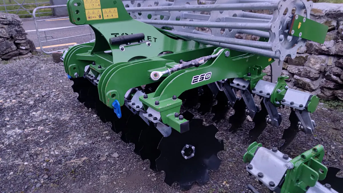 New Tolmet disc harrows  2,5 M 6000€ - Image 4