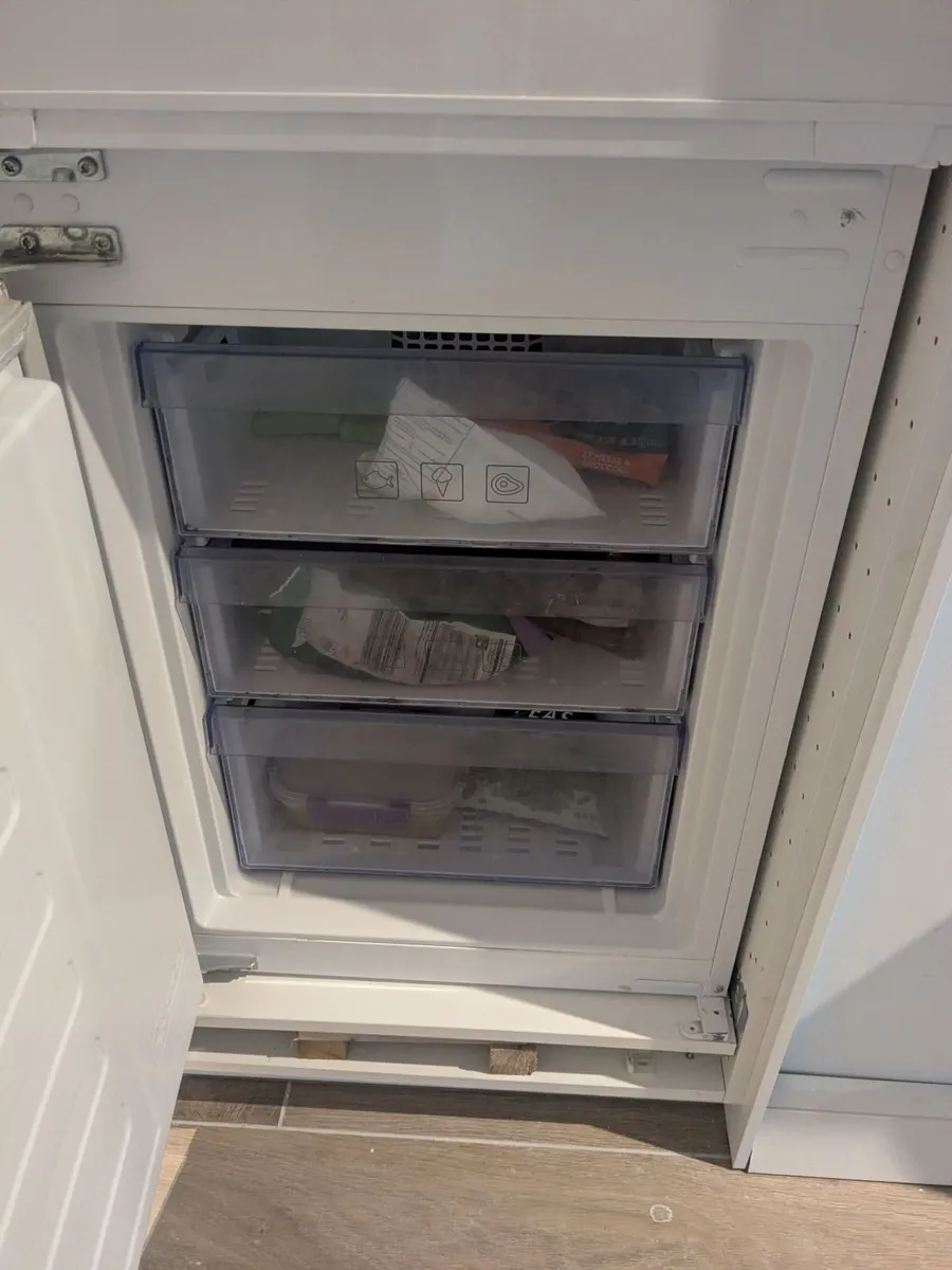Fridge freezer - Image 2