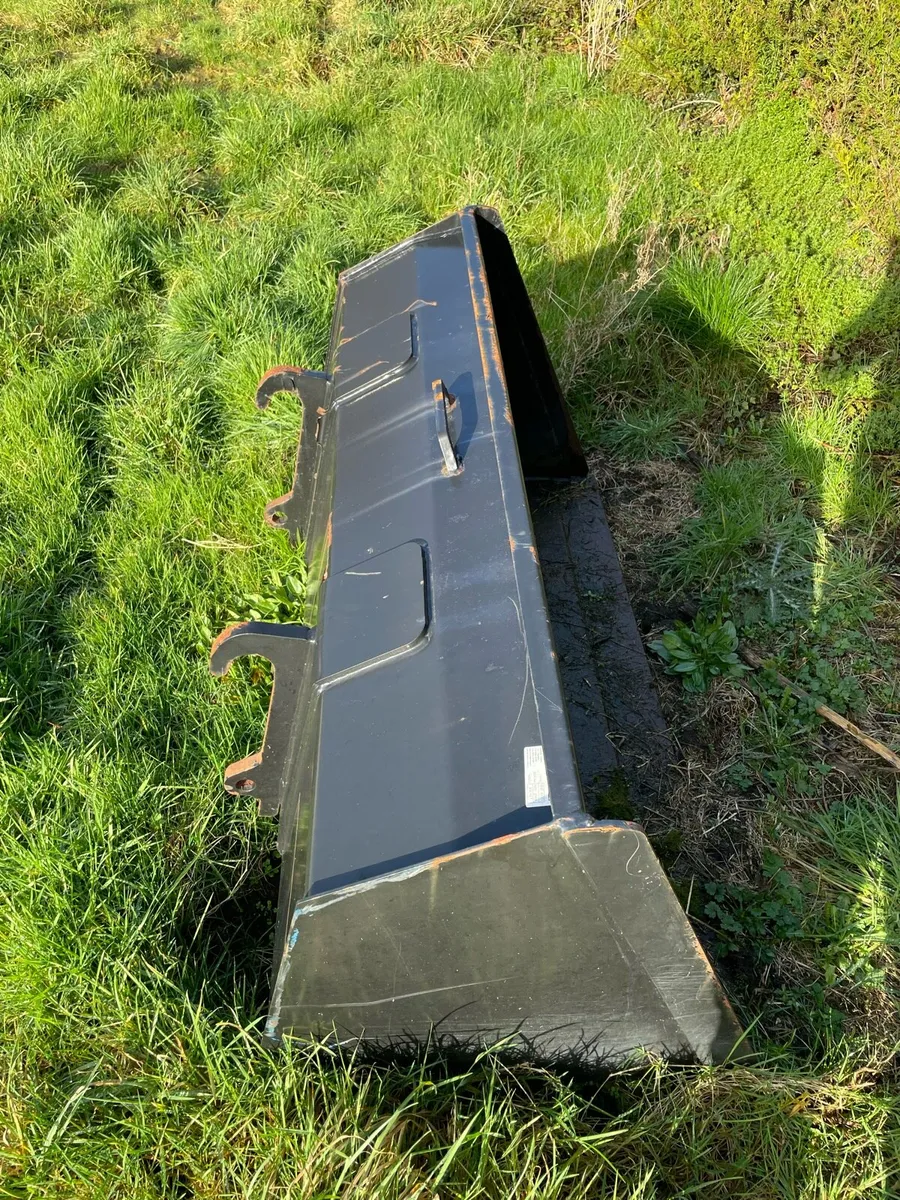 Heavy Duty Bale Spike & Bucket - Image 2