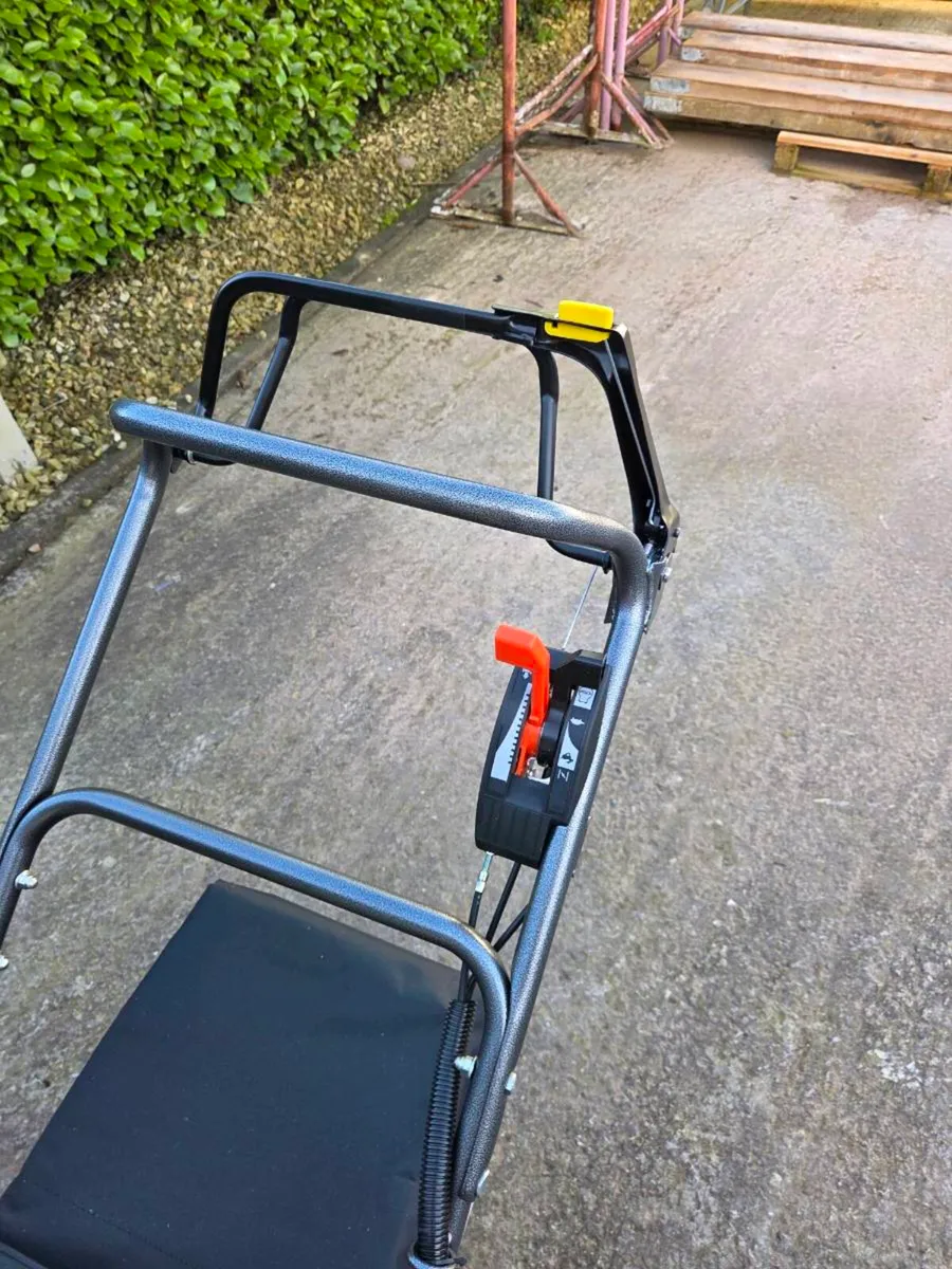 Honda Pro Mower - Image 4