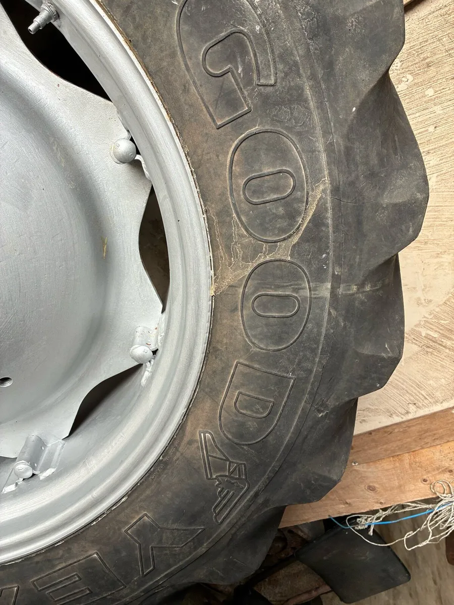 Tractor Rims with Tyres - Image 4