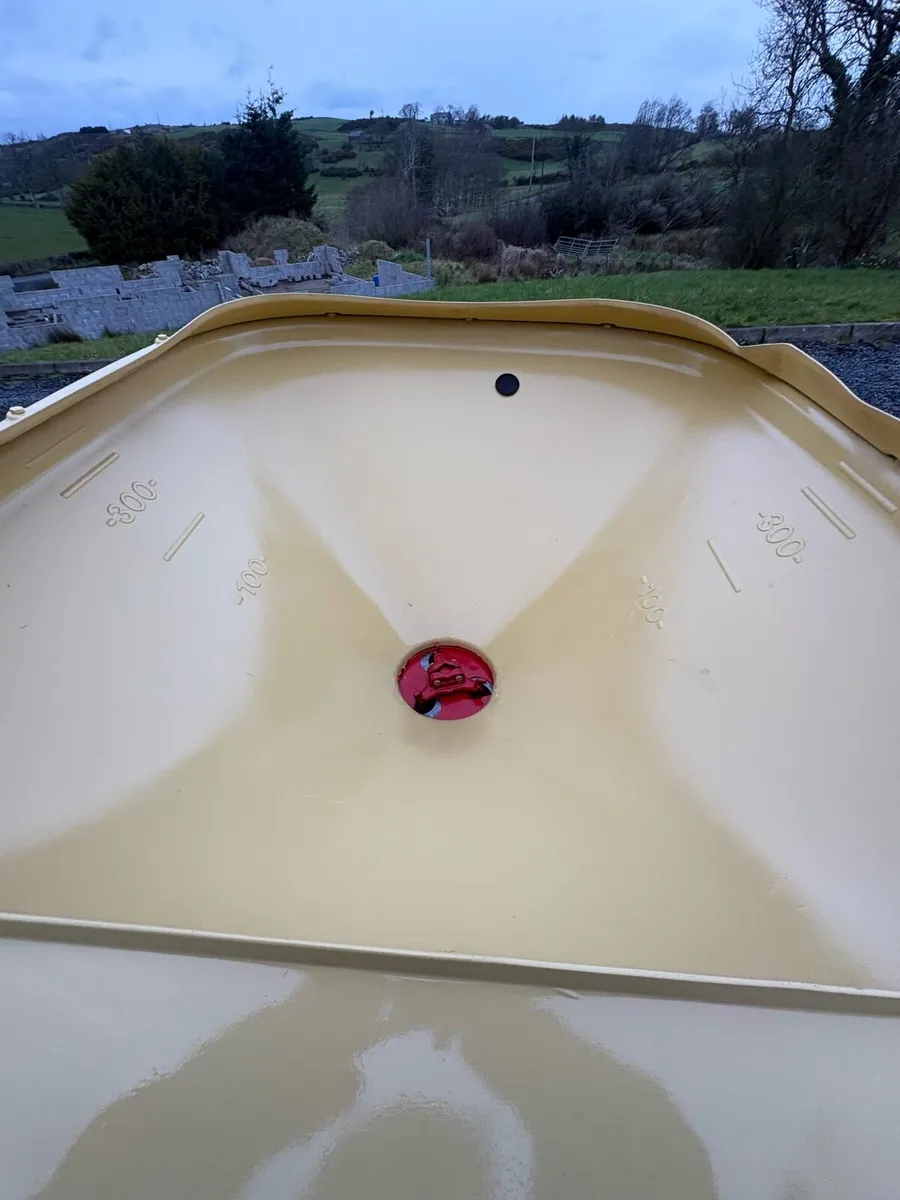 Vicon 602 Fertliser Sower Hydraulic Shut 600Kg - Image 4