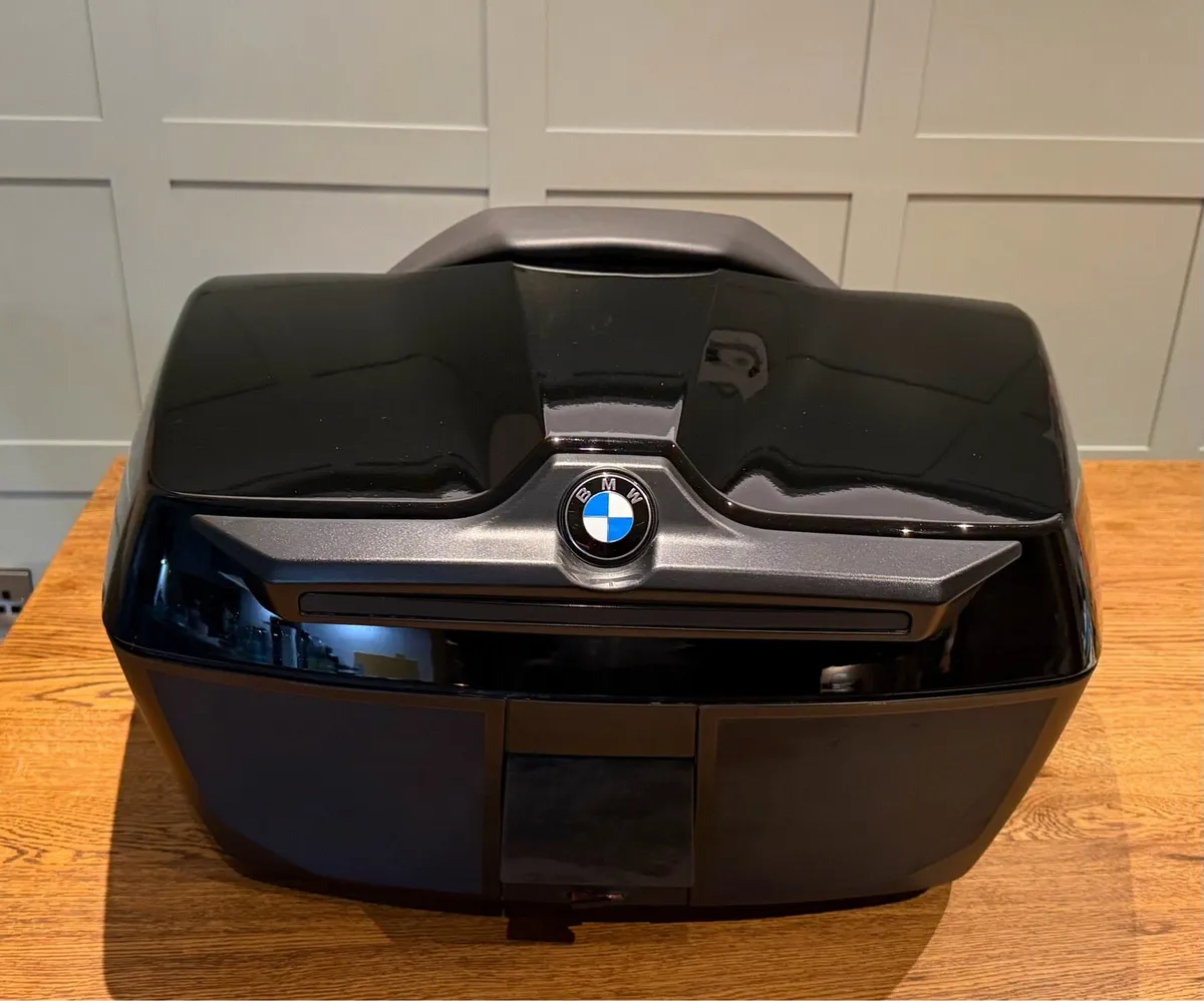 Top box for motorcycle - Image 1