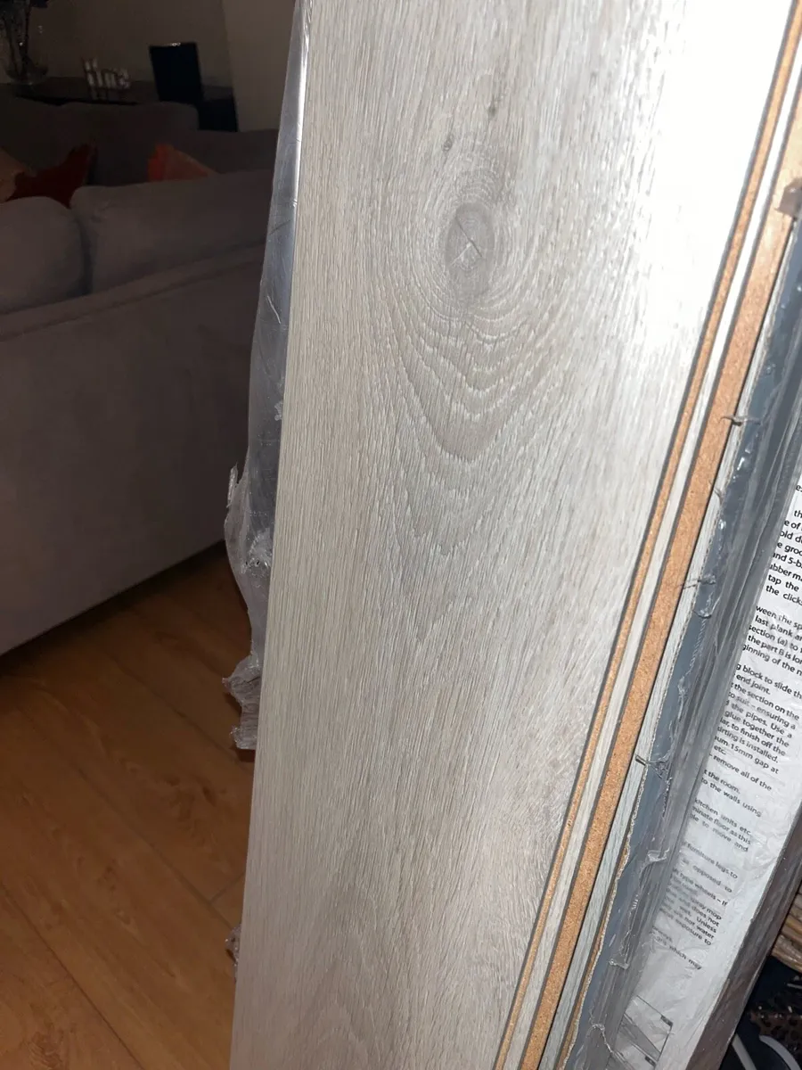 Free 2 boxes of laminate flooring - Image 2