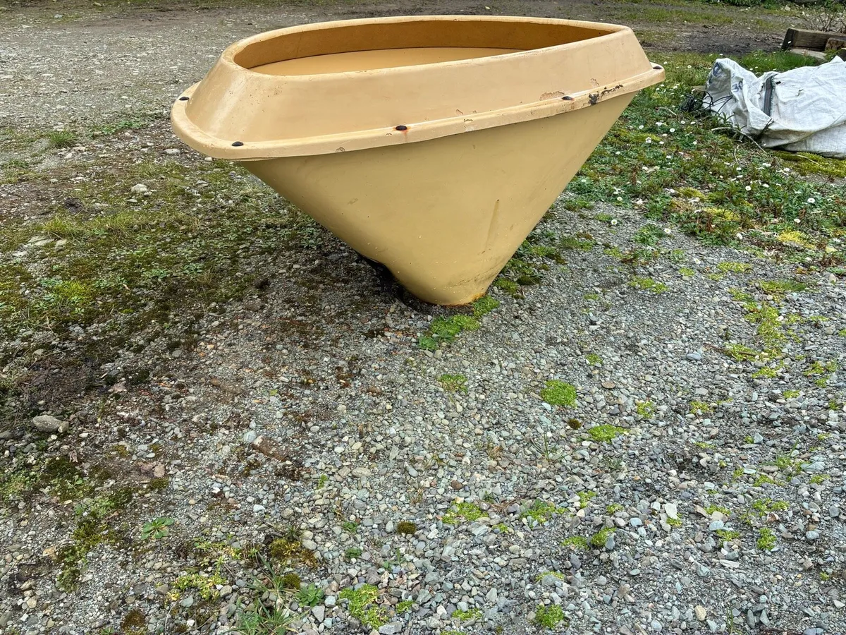 Vicon Spreader Hopper - Image 1