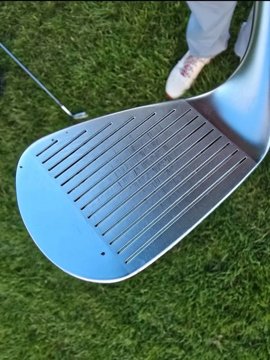 Callaway Apex CB Iron 2024 - 10 Iron / Pitching Wedge / 46 Degrees - Image 2