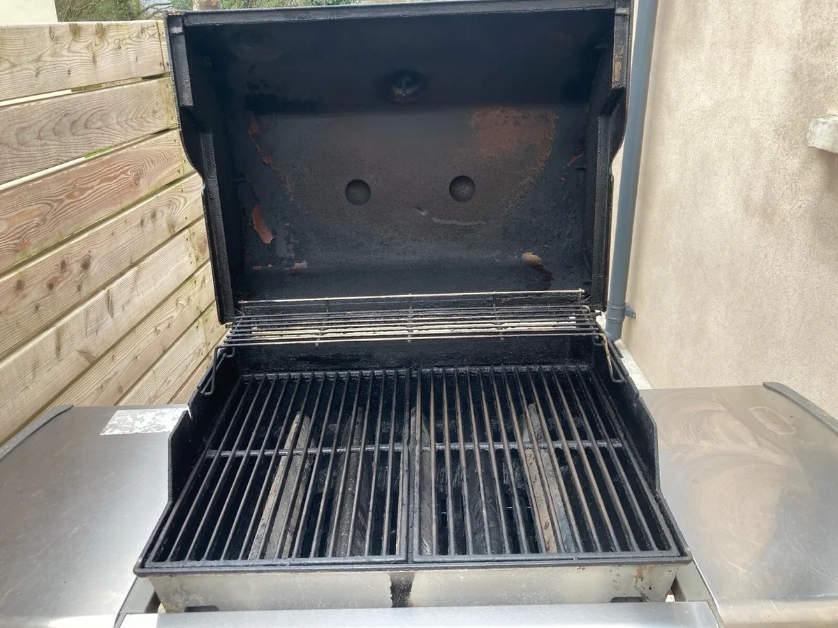 Weber Genesis BBQ - Image 3