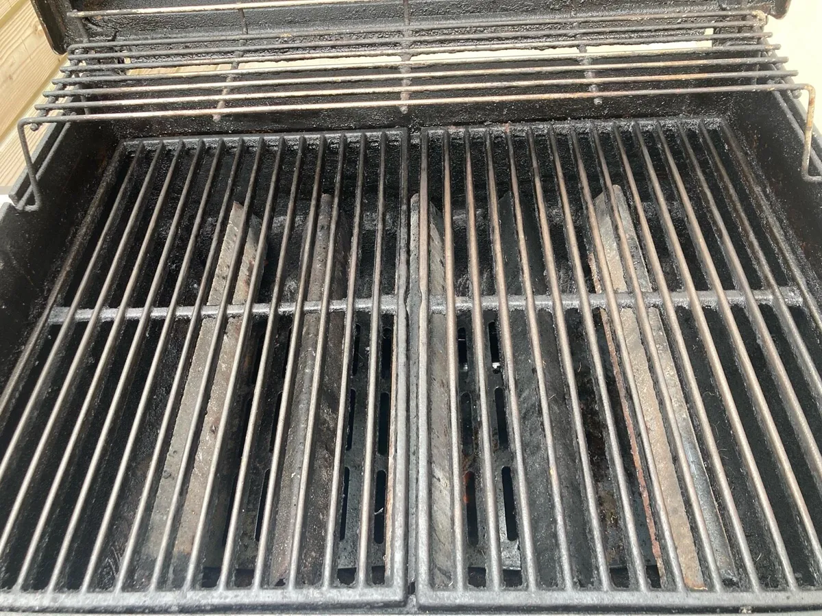 Weber Genesis BBQ - Image 4