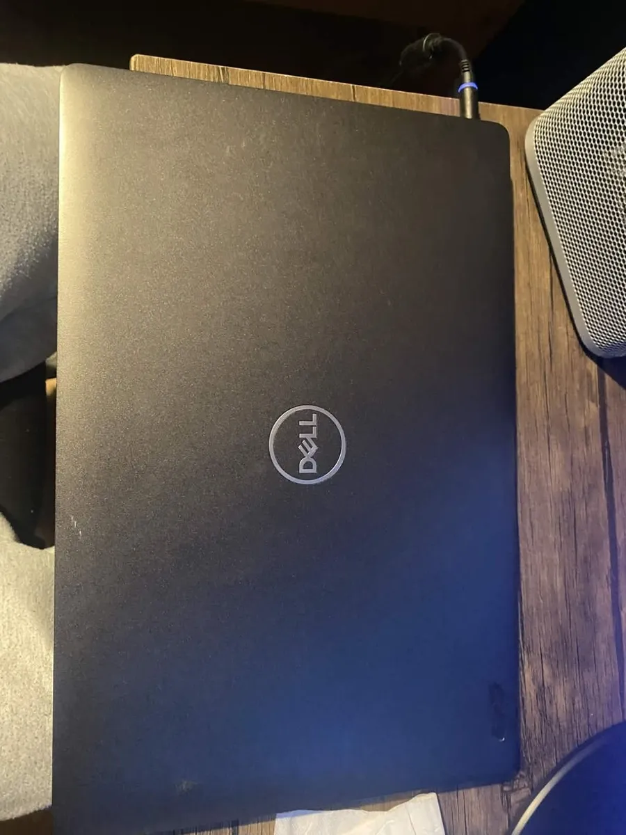 Dell Precision 3541 - i7 Processor, 9th gen UNUSED - Image 2