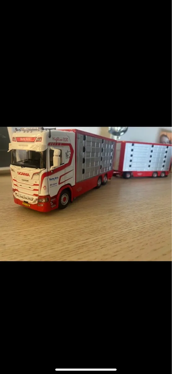1.50 scale trucks - Image 1