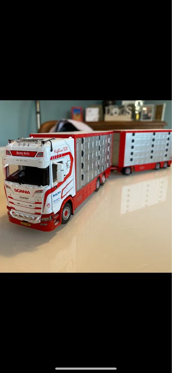 1.50 scale trucks - Image 2