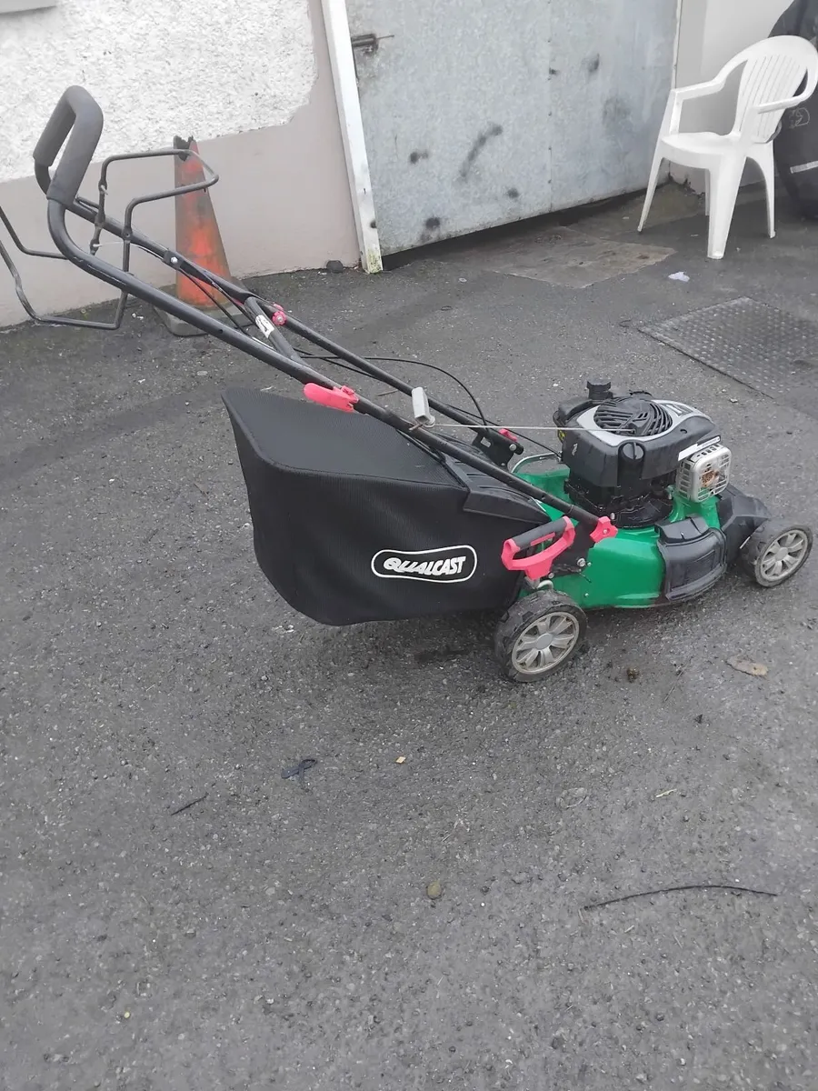 Self-drive lawnmower running 💯 priced - Image 4