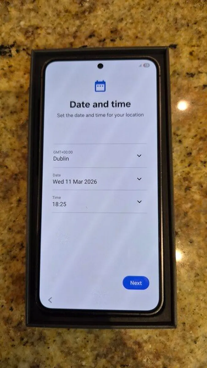Samsung  S24 - Image 1